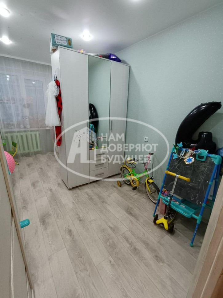 3-комн квартира улица Уральских Танкистов, 12