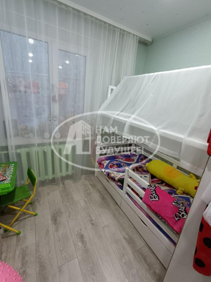 3-комн квартира улица Уральских Танкистов, 12