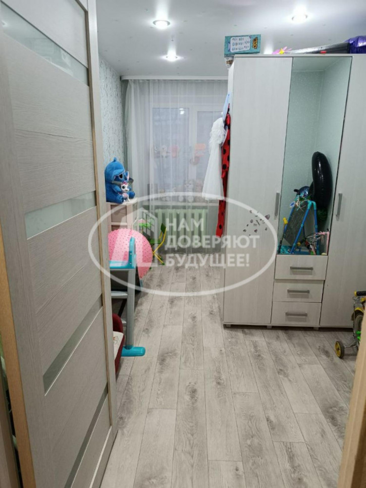 3-комн квартира улица Уральских Танкистов, 12