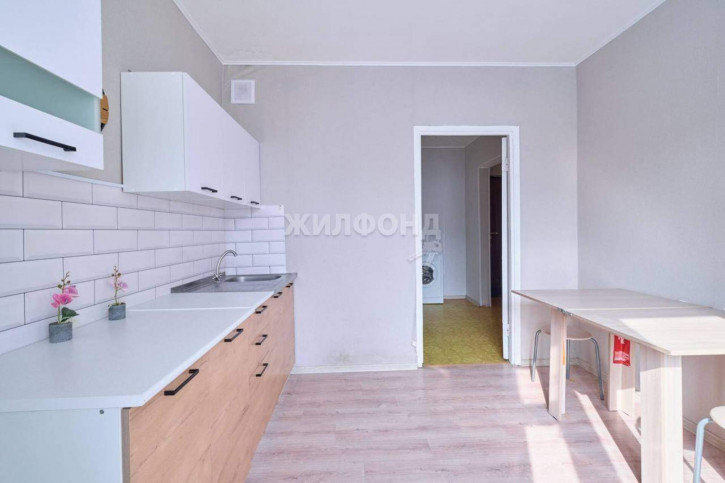 2-комн квартира Суворова улица, д.14