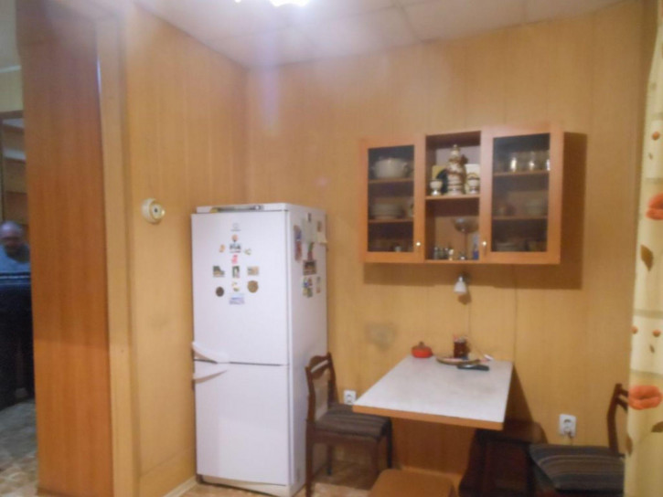2-комн квартира Суворова ул, 3