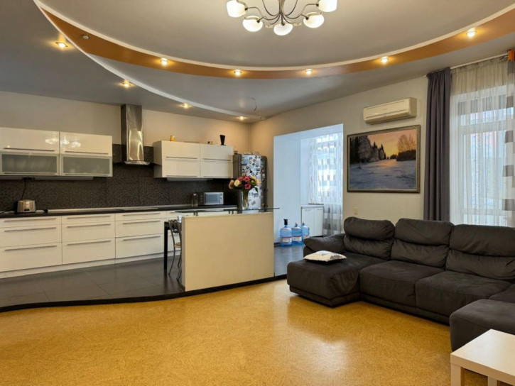 3-комн квартира Герцена ул, 56