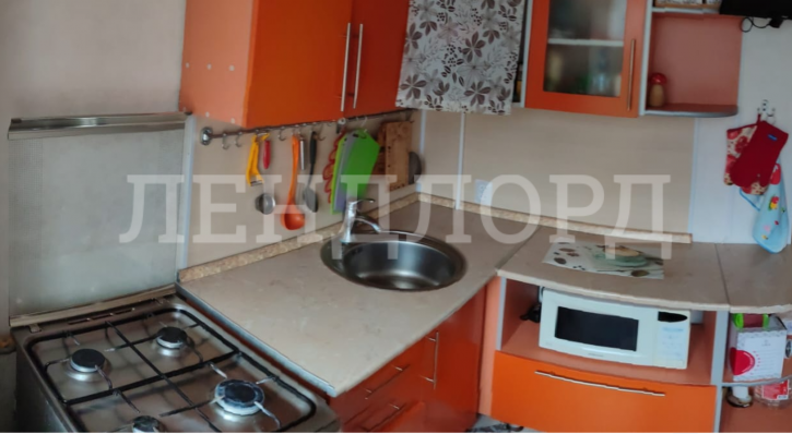 3-комн квартира улица Зорге, 2