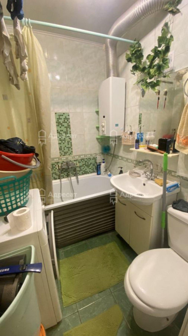 2-комн квартира ул. 64-й Армии,  д.38