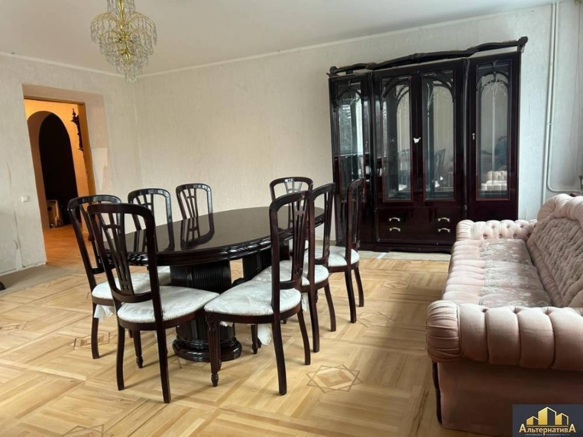 Купить квартиру за 25 000 000 рублей на Жуковского ул.