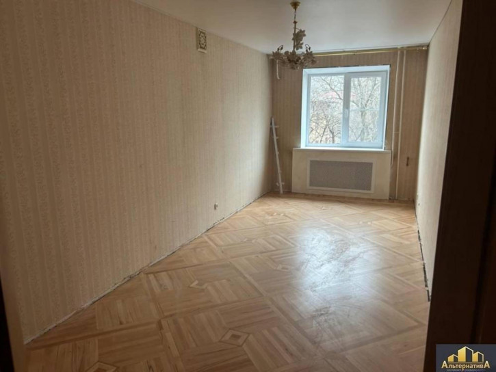 4-комн квартира Жуковского ул.