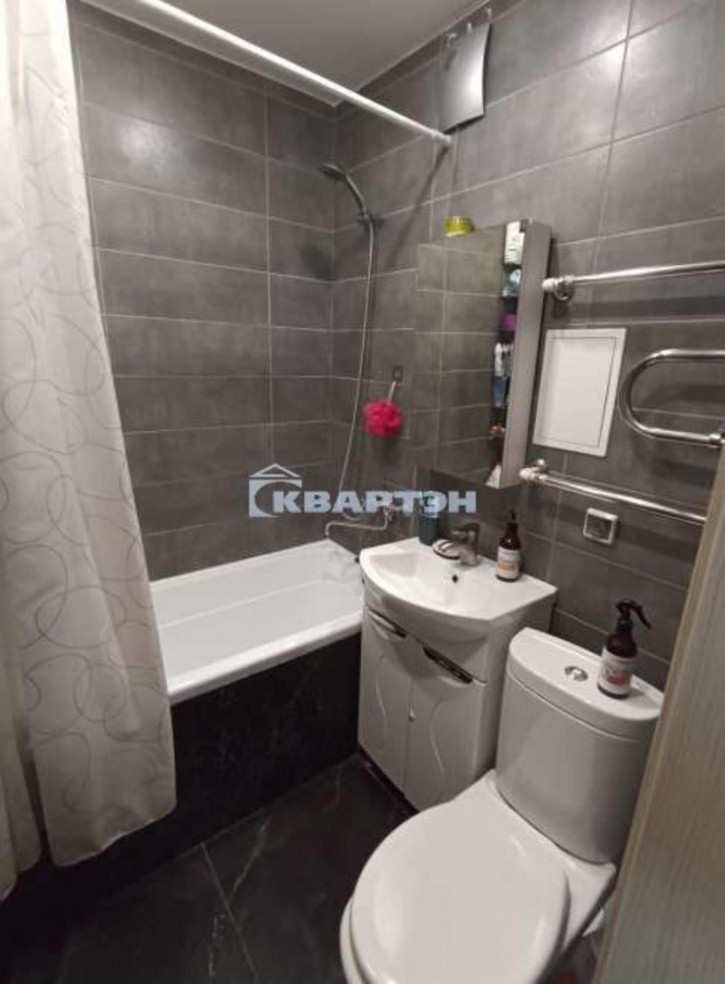 2-комн квартира Блюхера, 10