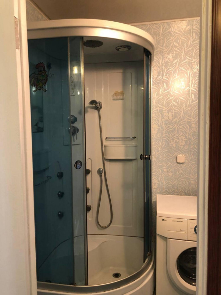3-комн квартира Дружбы Народов пр-кт, 90