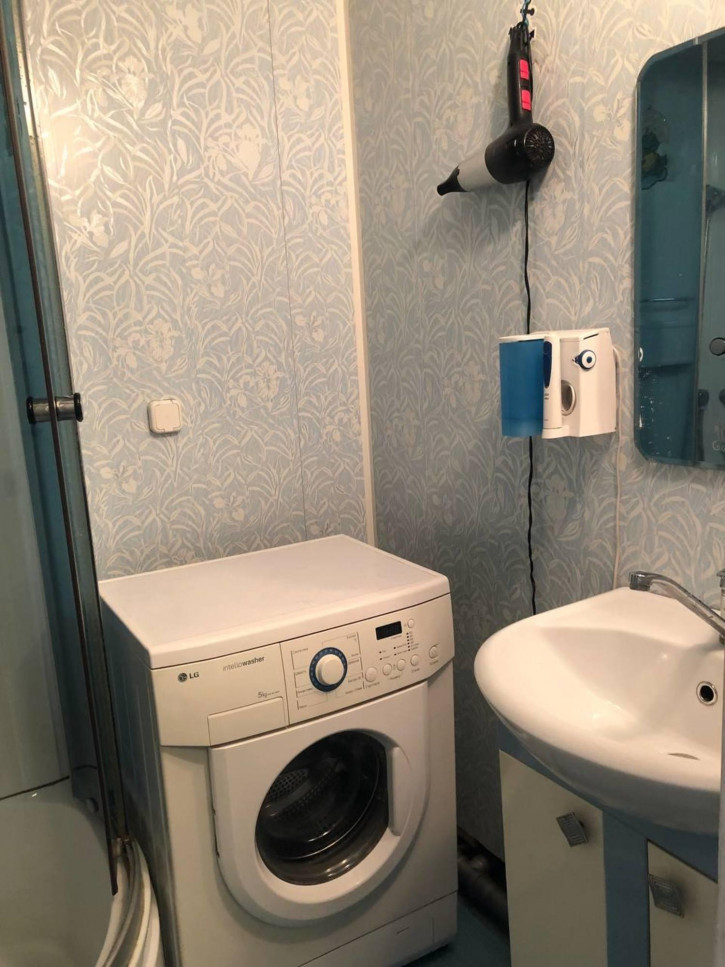 3-комн квартира Дружбы Народов пр-кт, 90