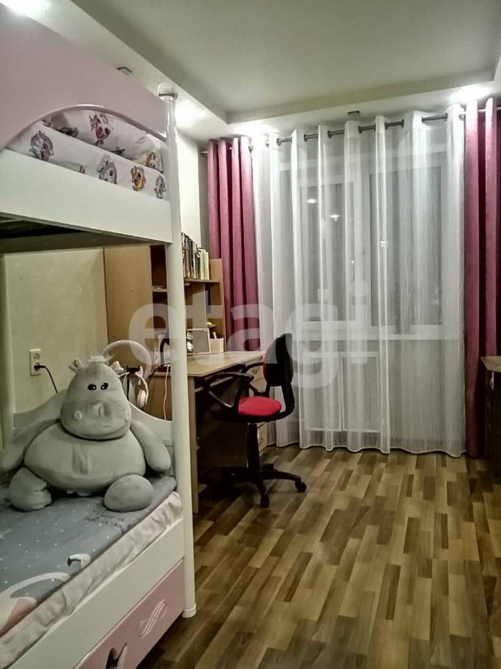 2-комн квартира Черноречье мкр., 20