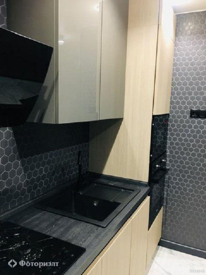 3-комн квартира Строителей пр-кт, 6А