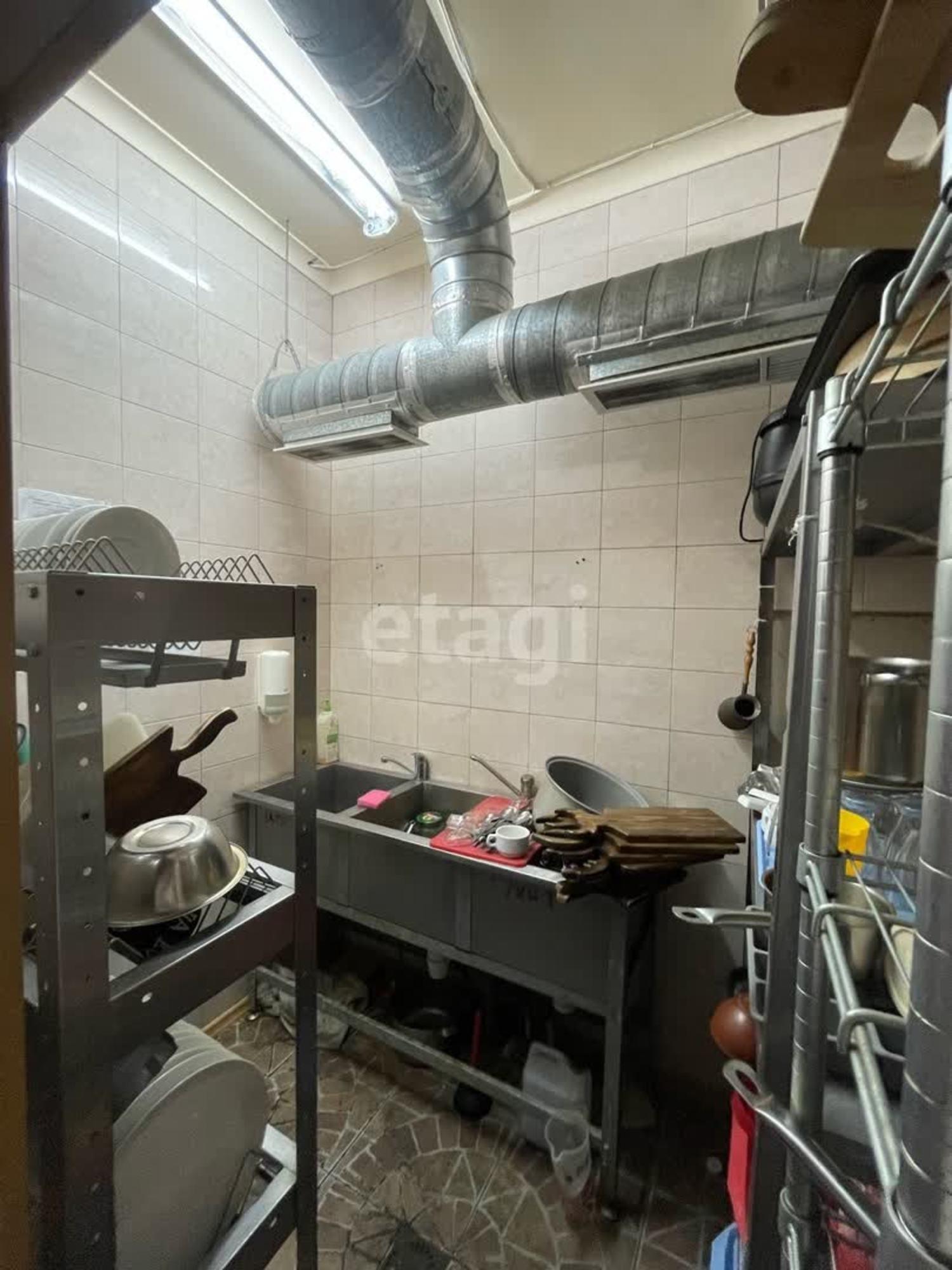 Сдать торговое помещение за 120 000 рублей на Василия Гольцова 9