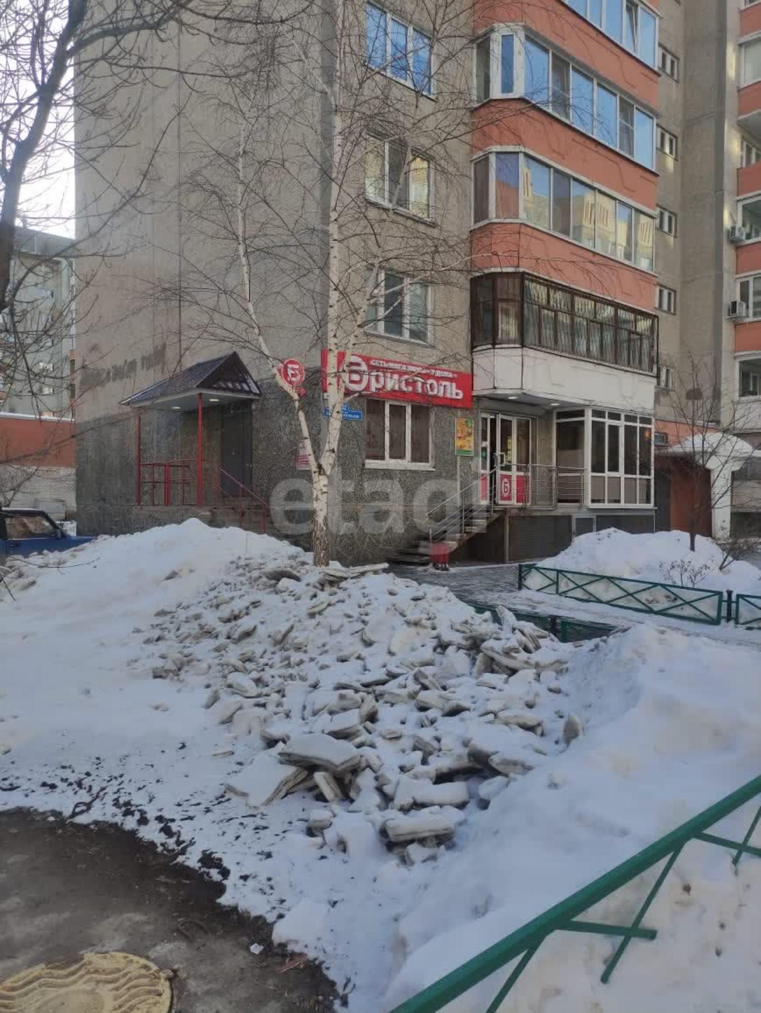 Купить торговое помещение за 13 500 000 рублей на Широтная 132
