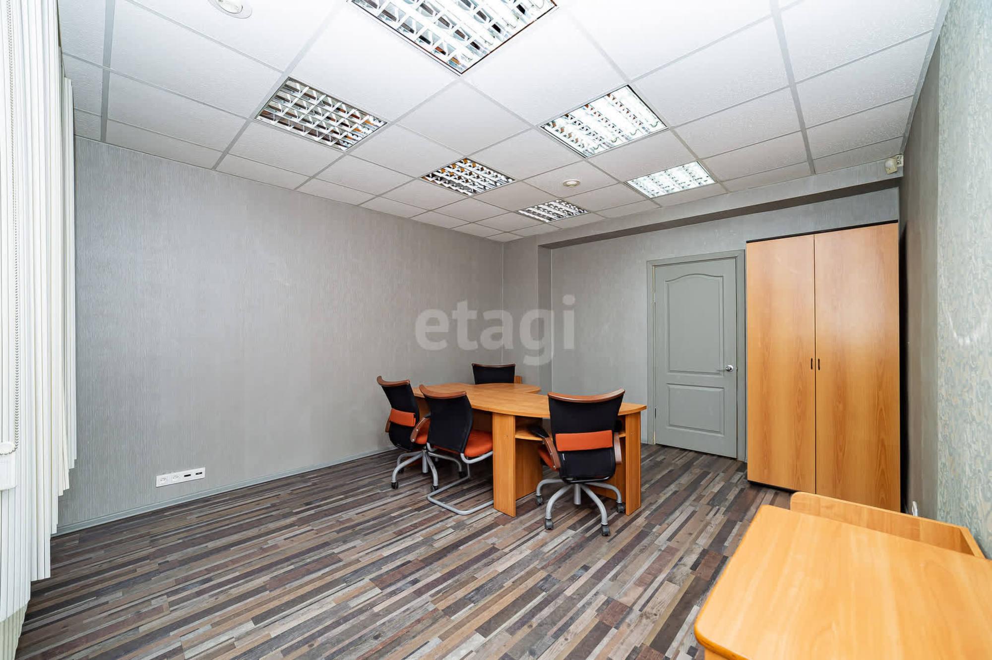 Купить офис, помещение под офис за 8 800 000 рублей на Екатеринбург