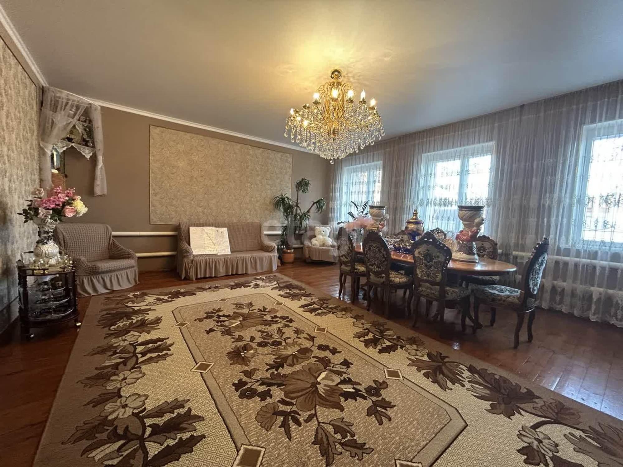 Купить дачу, дом, коттедж за 16 500 000 рублей на Уктус,Патриотов 45