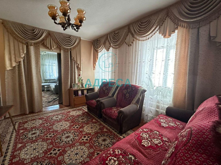 3-комн квартира 1 Мая ул, 12