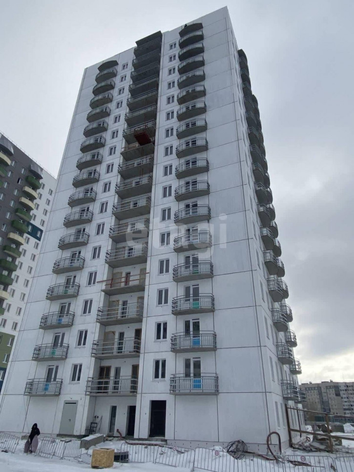 1-комн квартира в новом доме Героев космоса, 13