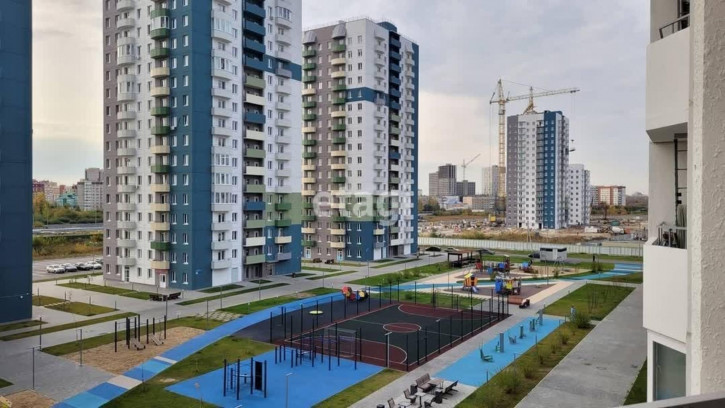 1-комн квартира в новом доме Героев космоса, 13