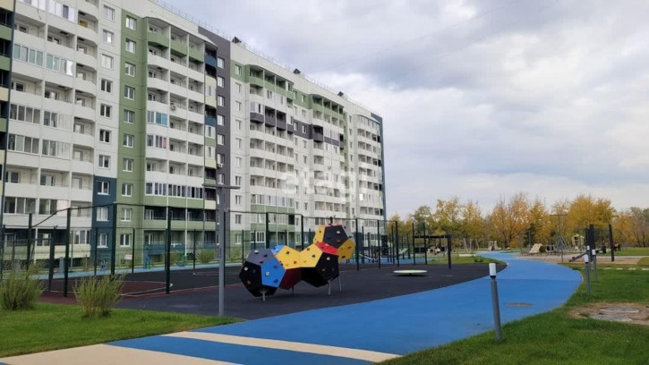 1-комн квартира в новом доме Героев космоса, 13