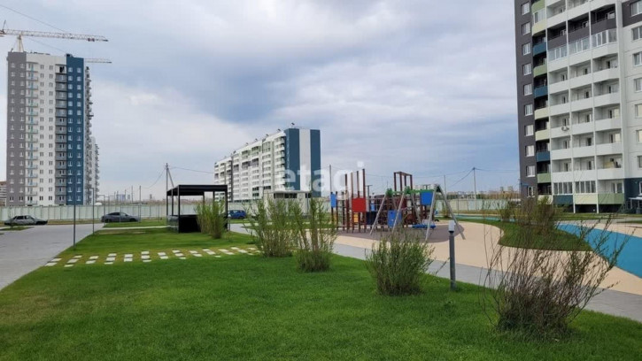 1-комн квартира в новом доме Героев космоса, 13