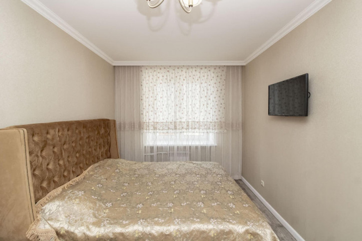 2-комн квартира Севастопольская, 2/4