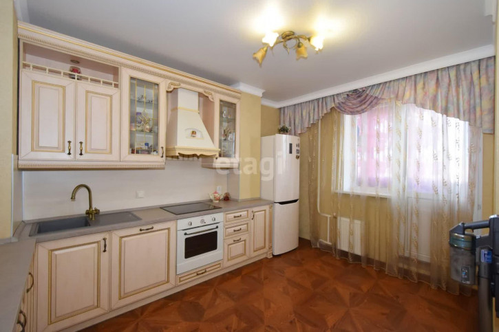 3-комн квартира Пароходская, 4