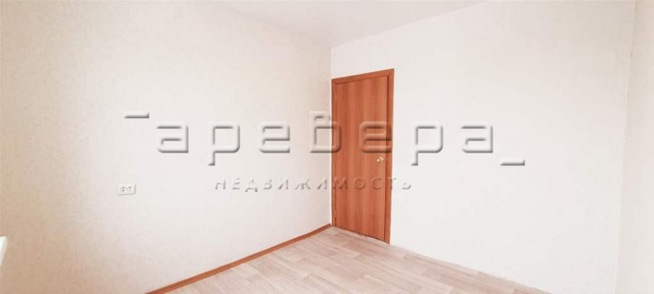 4-комн квартира Взлетная, 28