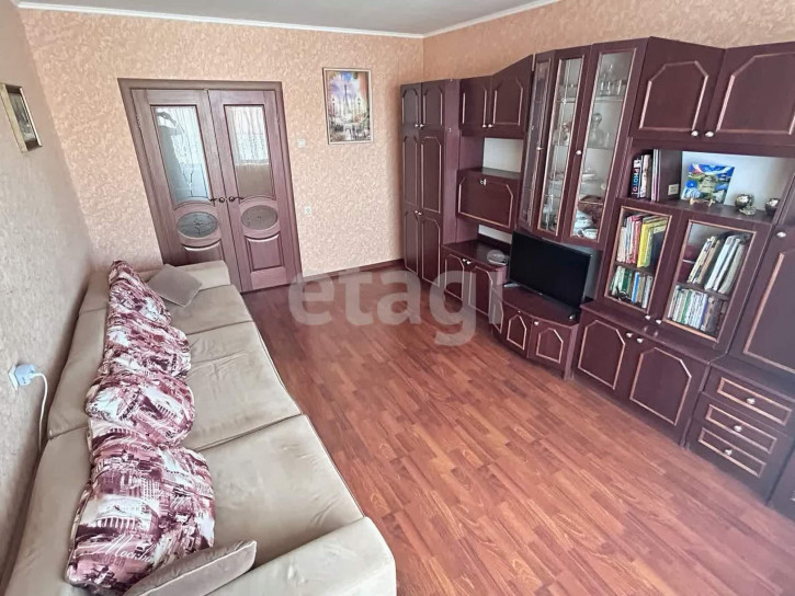 3-комн квартира улица Романа Брянского