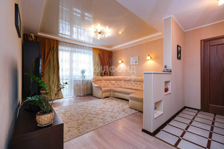 4-комн квартира Красный проспект, д.102/4