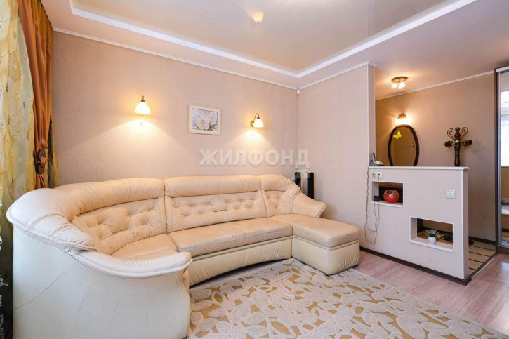 4-комн квартира Красный проспект, д.102/4