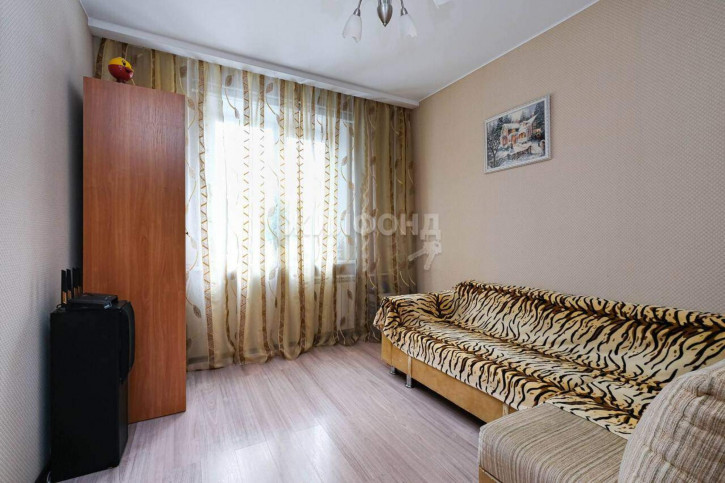 4-комн квартира Красный проспект, д.102/4