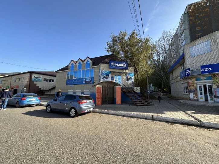 Торговое помещение проспект Строителей, 11/2,  д. 11/2