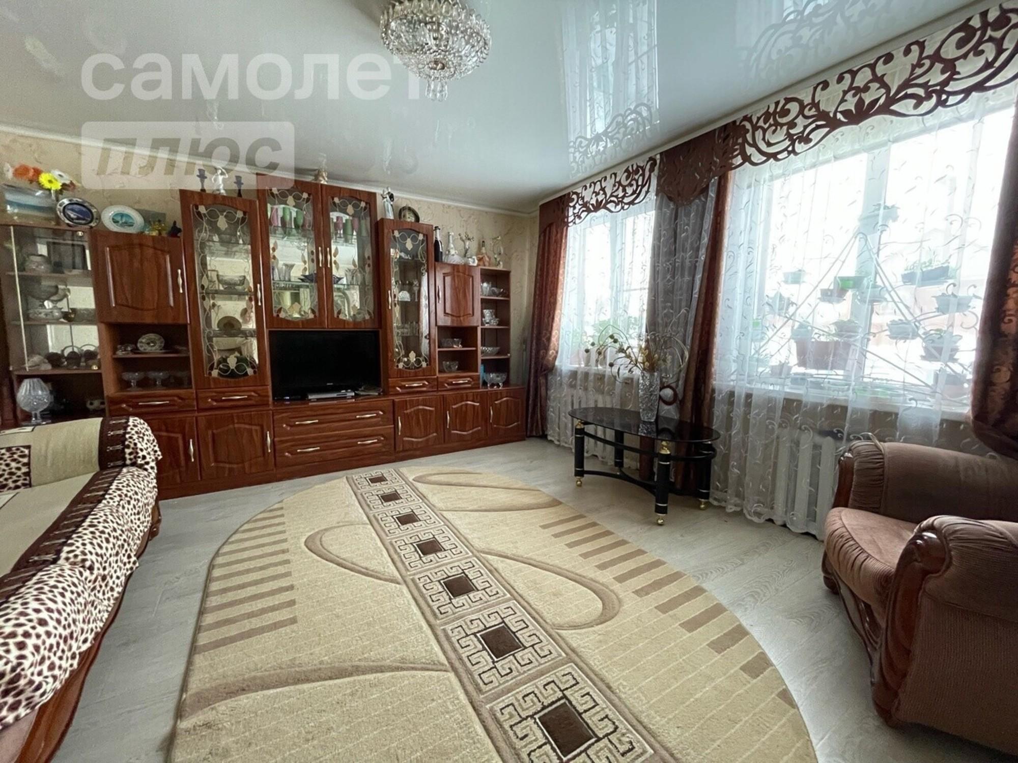 Купить дачу, дом, коттедж за 3 800 000 рублей на Гаражная улица, 1
