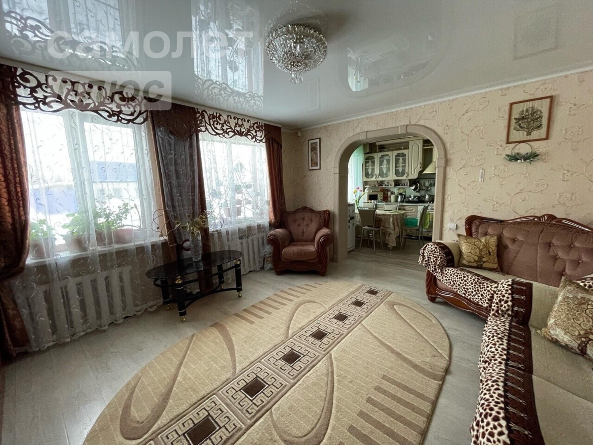 Купить дачу, дом, коттедж за 3 800 000 рублей на Гаражная улица, 1