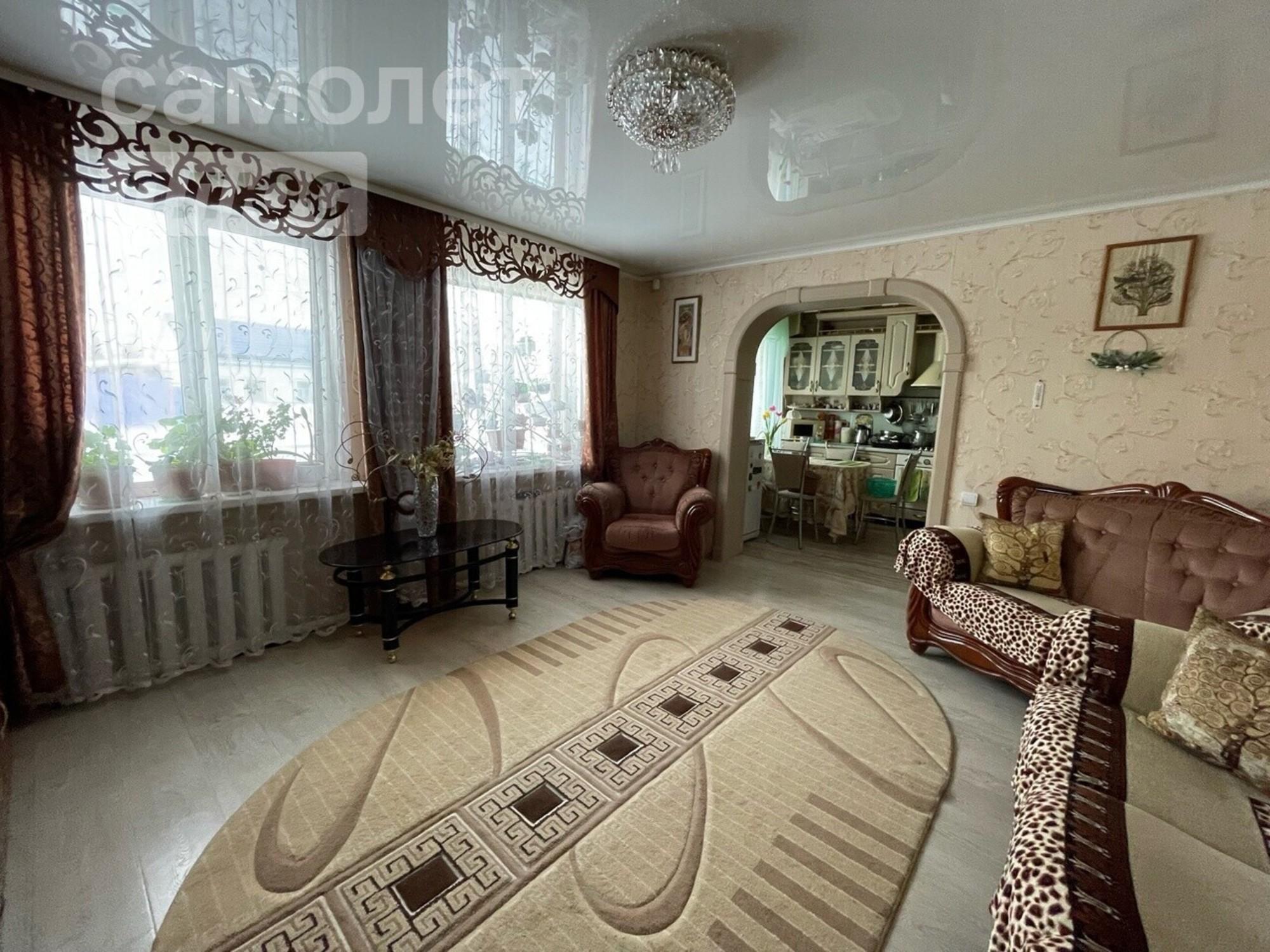 Купить дачу, дом, коттедж за 3 800 000 рублей на Гаражная улица, 1
