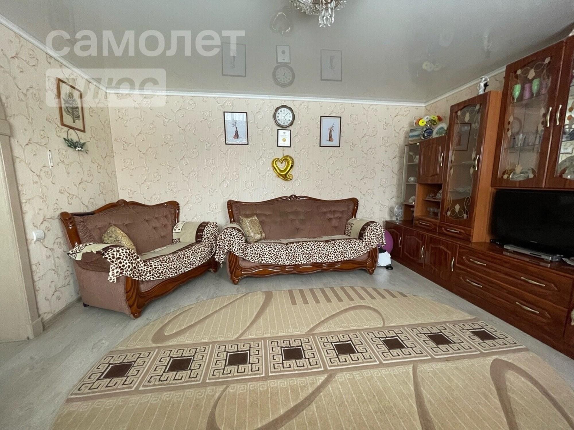 Купить дачу, дом, коттедж за 3 800 000 рублей на Гаражная улица, 1