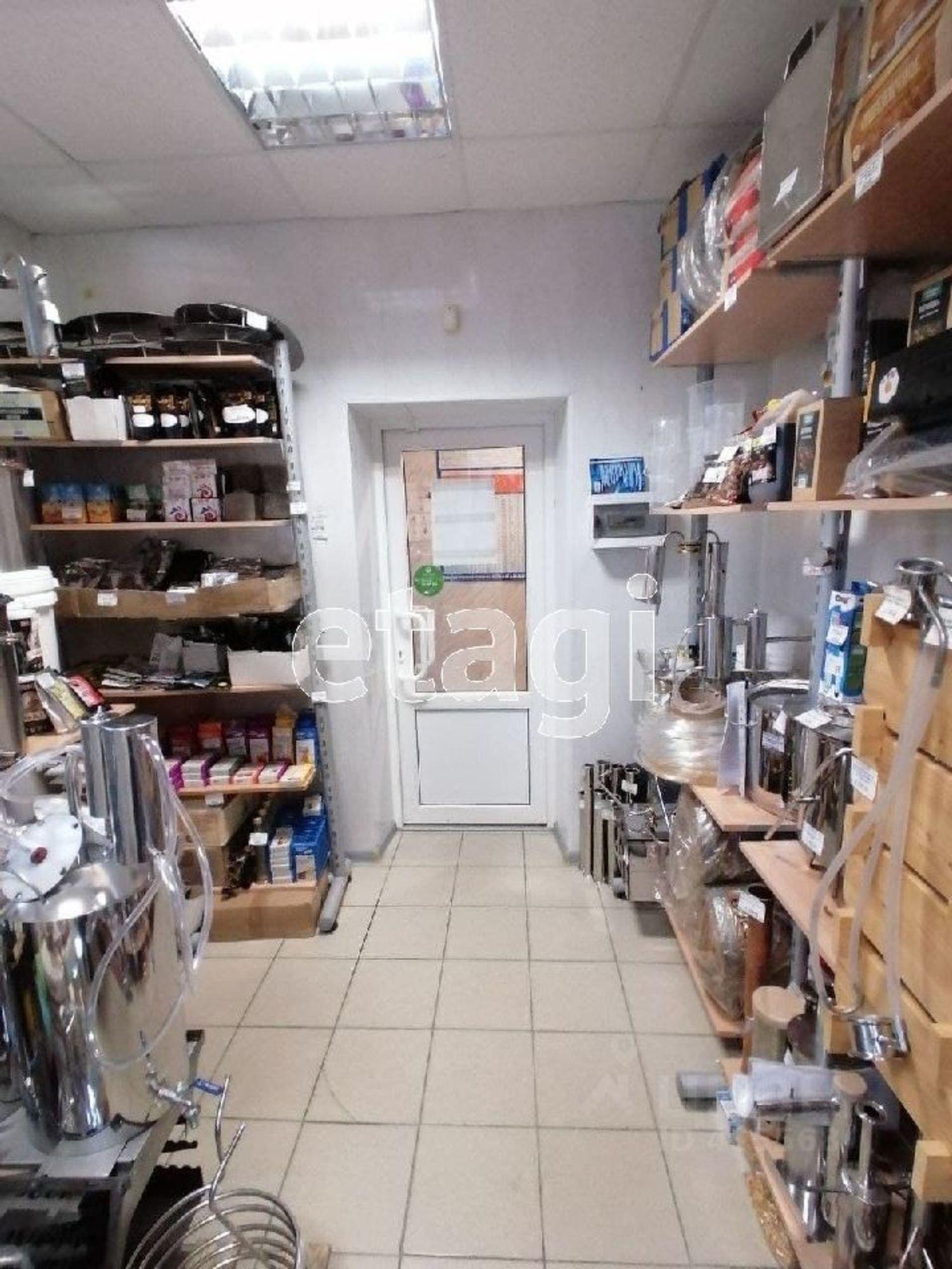 Купить торговое помещение за 523 812 рублей на Революционная улица