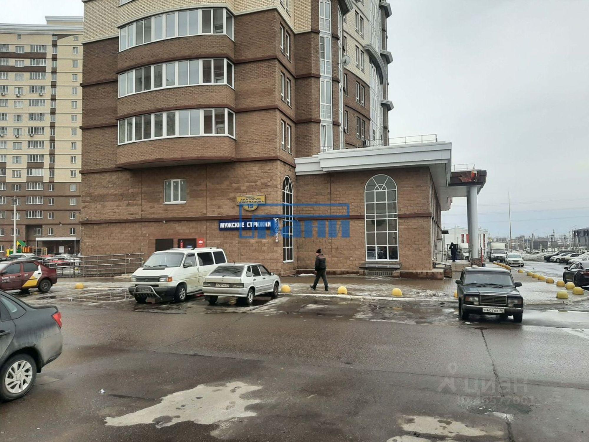 Сдать торговое помещение за 85 001 рублей на проспект А.Ф. Дериглазова, 15