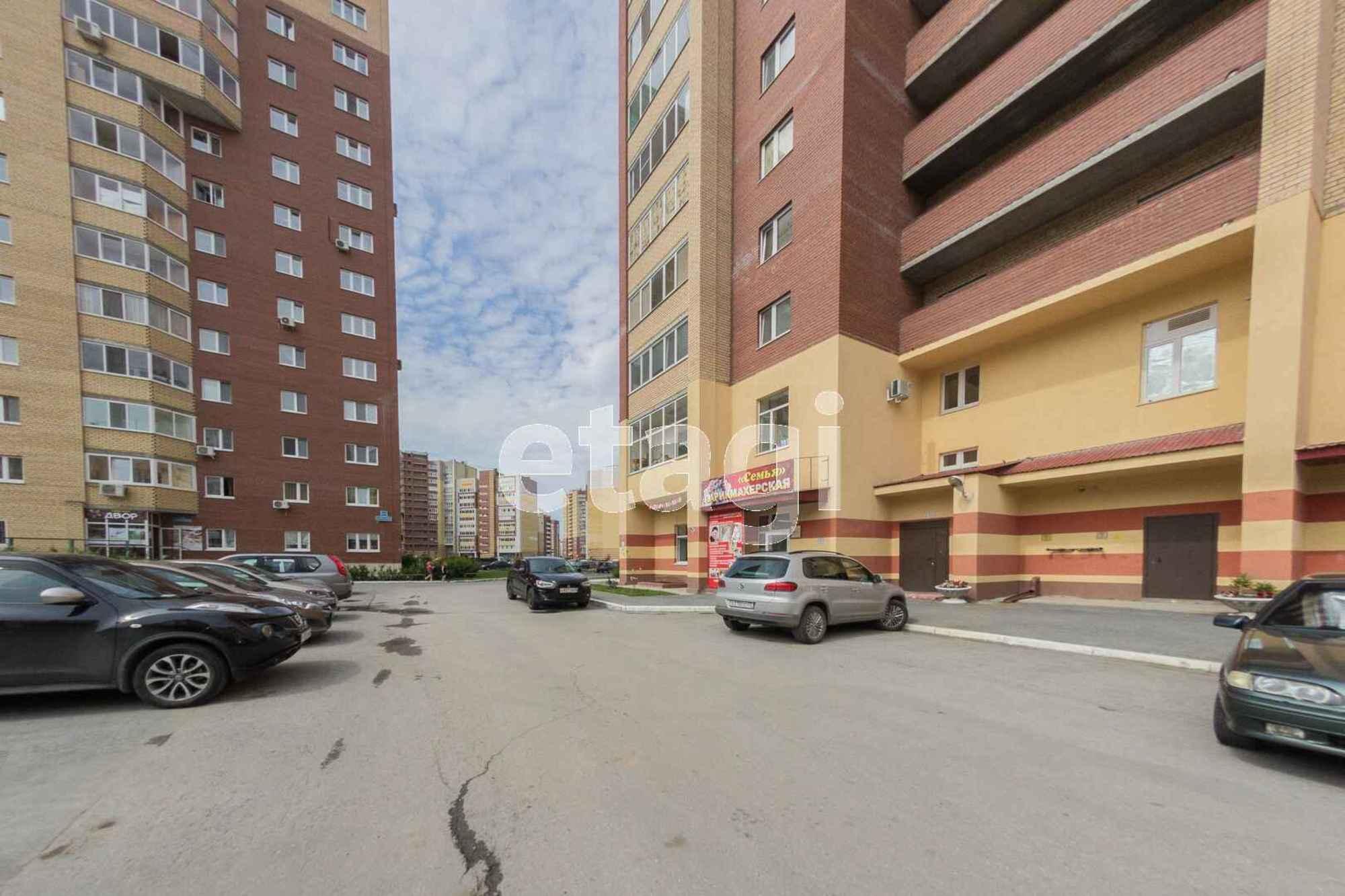 Купить торговое помещение за 13 000 000 рублей на Евгения Богдановича 8