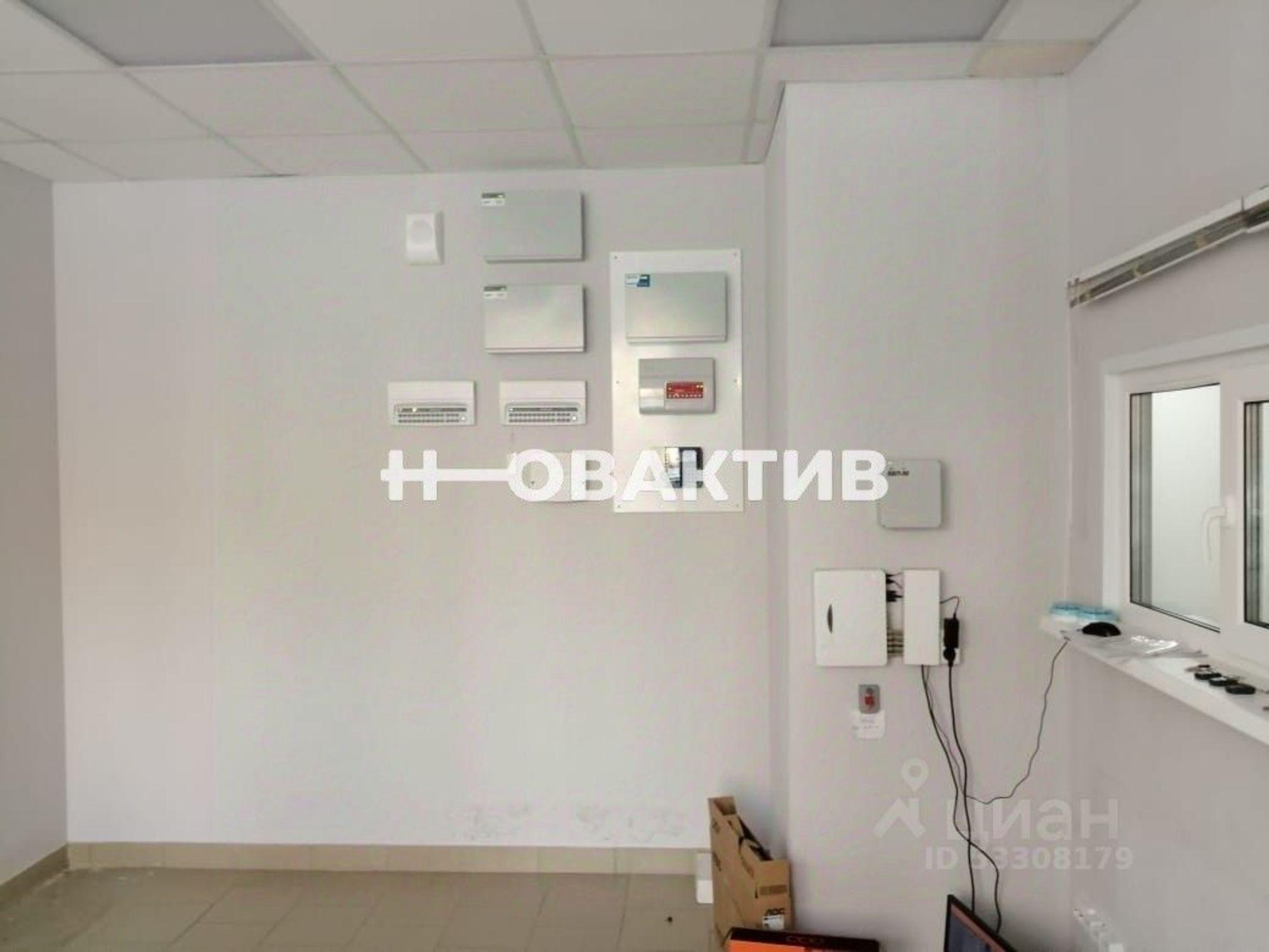 Сдать офис, помещение под офис за 240 000 рублей на улица 40 лет Октября, 10