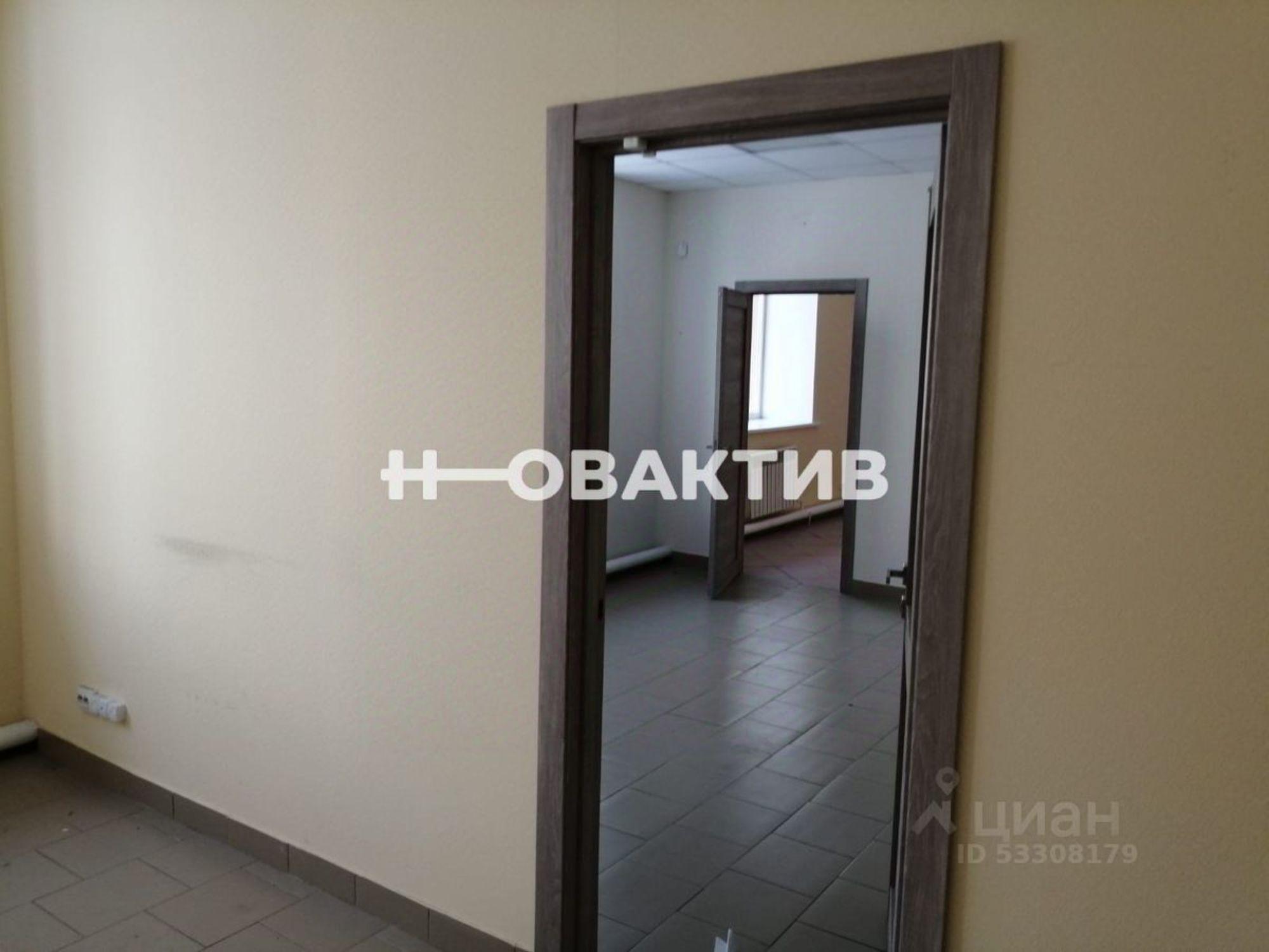 Сдать офис, помещение под офис за 240 000 рублей на улица 40 лет Октября, 10