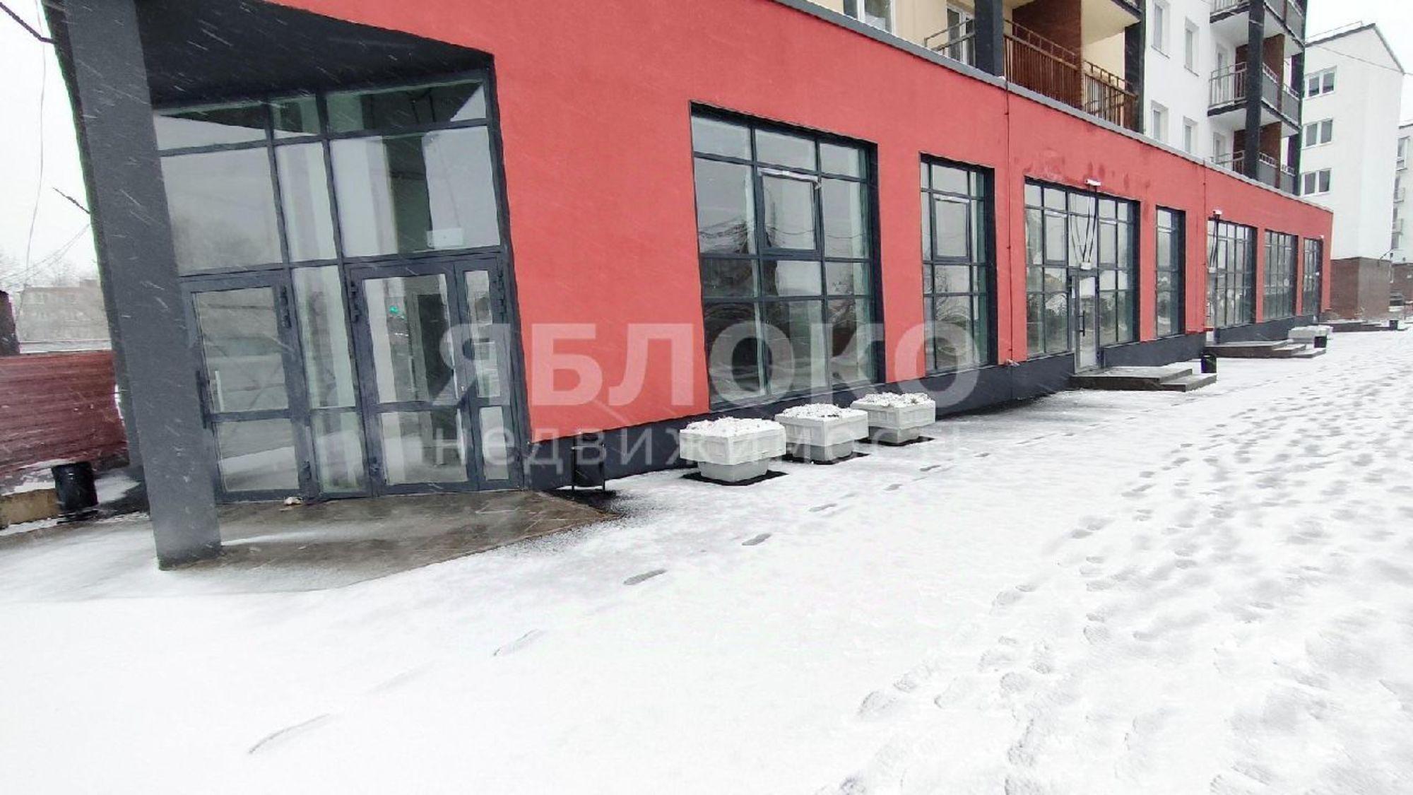 Сдать торговое помещение за 95 003 рублей на улица Уральских Танкистов, 8
