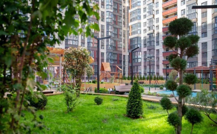 3-комн квартира Батуринская ул.