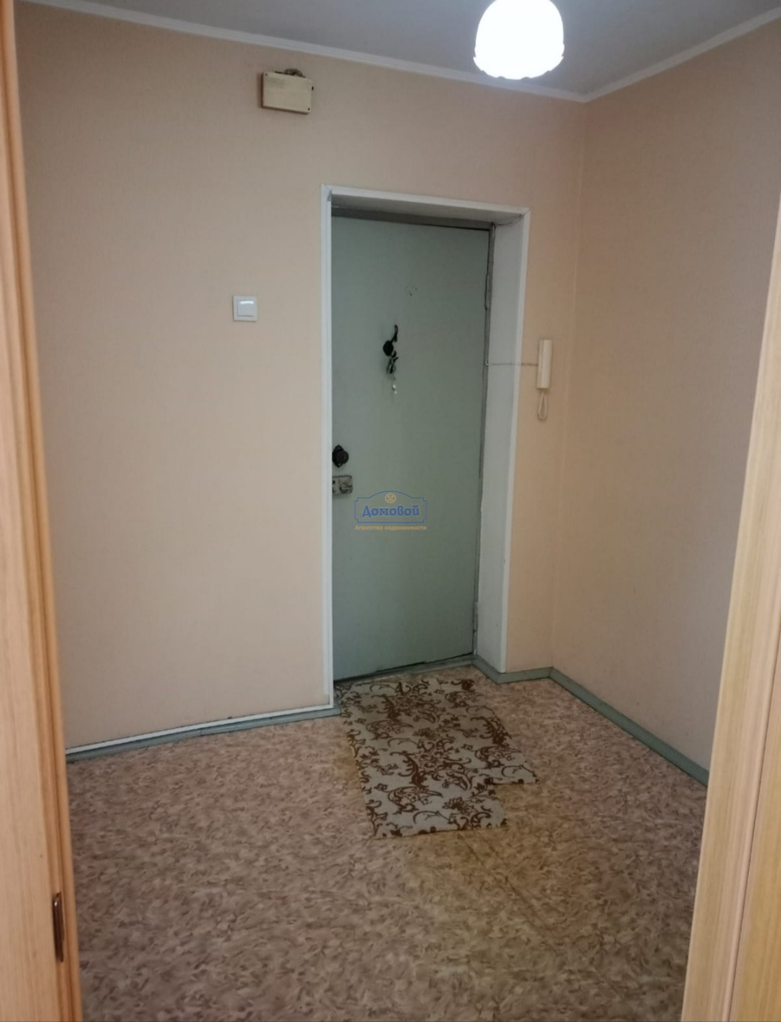 Купить квартиру за 4 400 000 рублей на Космонавта Комарова ул. , 45к1