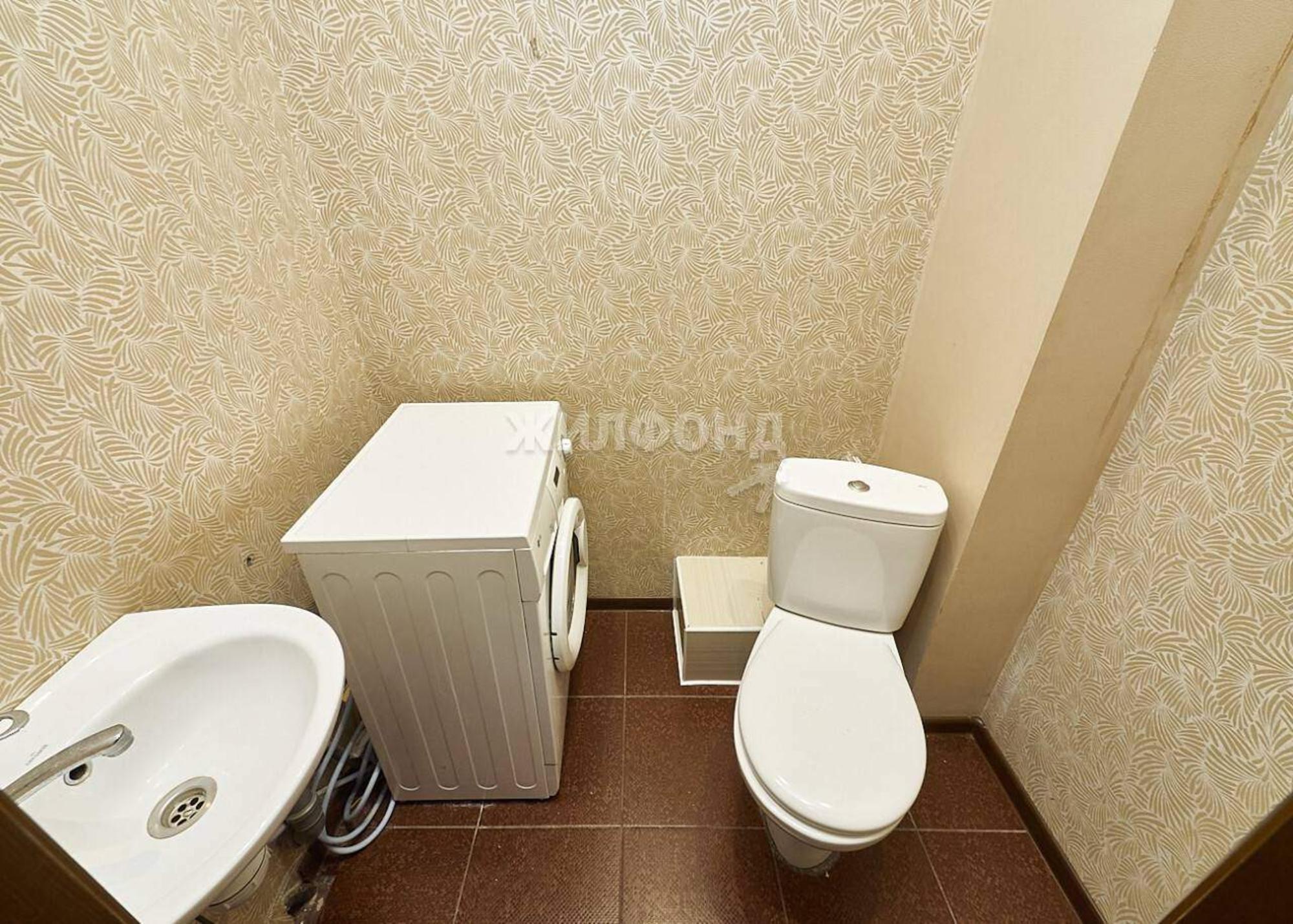 Купить квартиру за 12 000 000 рублей на Сухарная улица, д.101