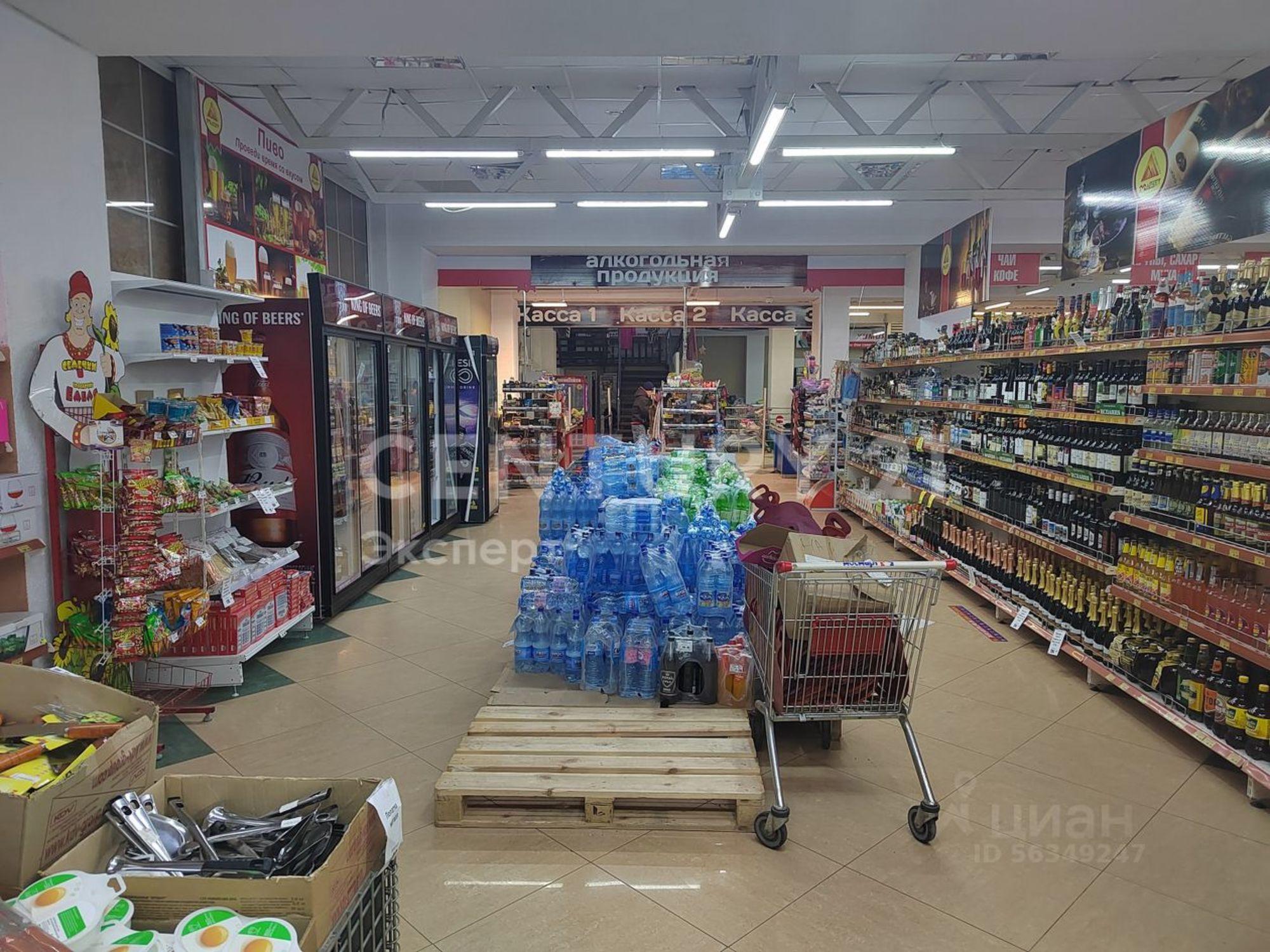Сдать торговое помещение за 550 000 рублей на Школьная улица, 15