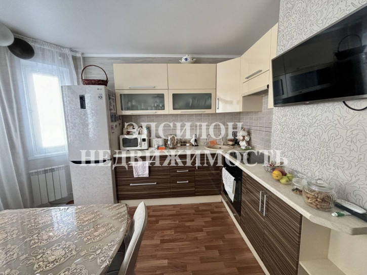 2-комн квартира Домостроителей, 3