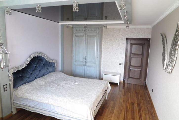 3-комн квартира Урицкого улица, 101