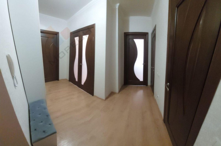 2-комн квартира Чекистов пр-кт, 24