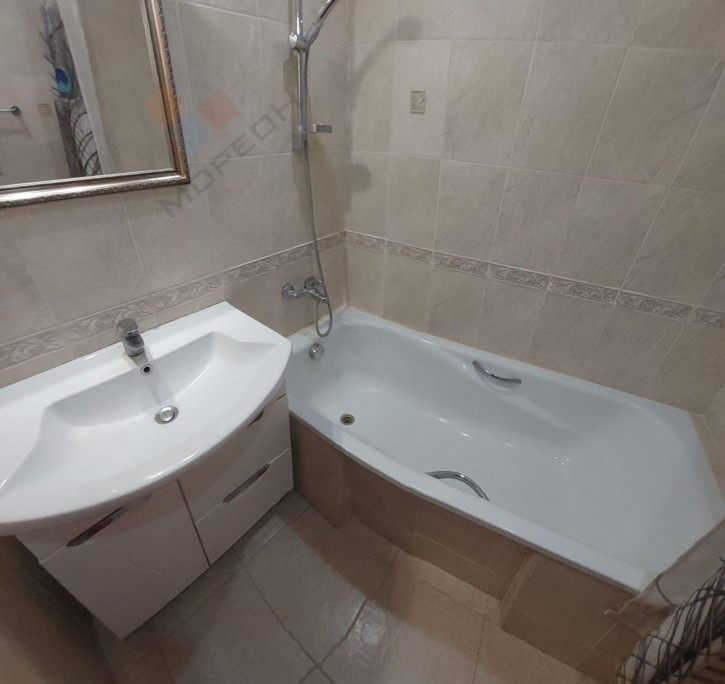 2-комн квартира Чекистов пр-кт, 24